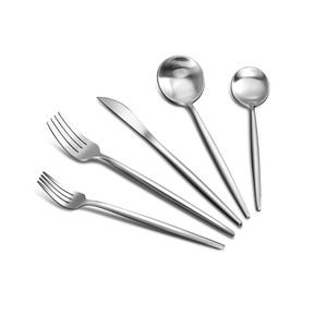 ชุดจานชามและช้อนส้อมสำหรับงานแต่งงาน - Product Image 1