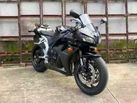 Motos sportives Honda1 CBR600RR d'occasion |   Moteur à quatre cylindres en ligne de 599 cm³ |   Moto japonaise haute performance de 89 kW