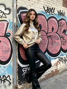 Chaqueta Bomber Dorada Metálica Brillante - Cortavientos Corto con Cuello Alto para Mujer - Product Image 2