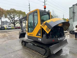Mini-excavatrice sur chenilles VOLVO EC55B d'occasion, 5,5 tonnes, Volvo EC55B d'occasion, excavatrice hydraulique d'origine, marque suédoise, pour la construction - Product Image 2