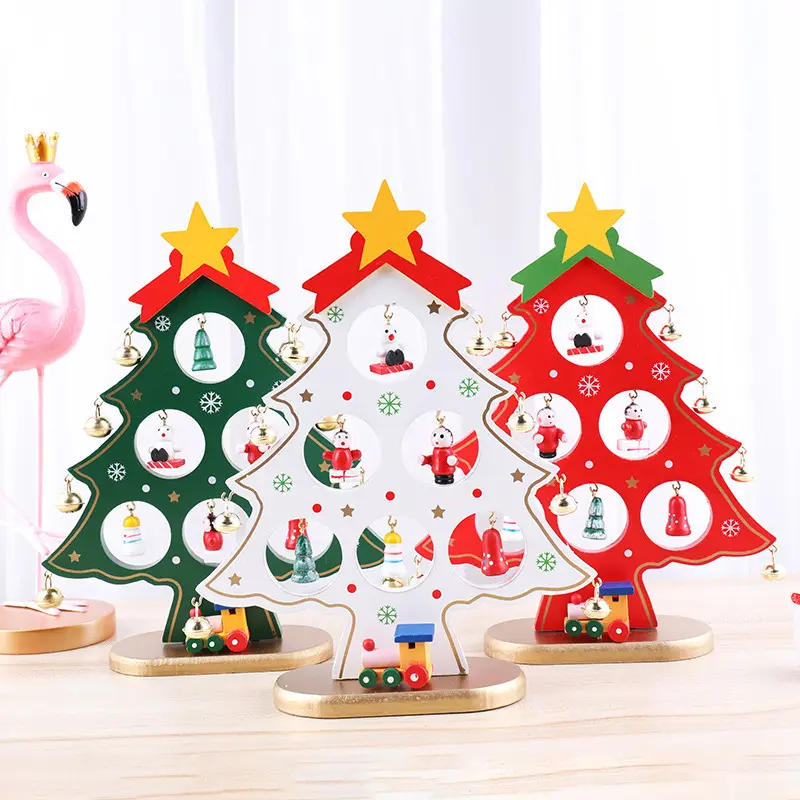 Искусственная мини-Рождественская елка украшает стол в домашнем офисе, спальне и гостиной с подарками