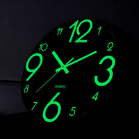 Horloge murale en bois silencieuse phosphorescente pour salon horloge à Quartz créative montre suspendue simple moderne