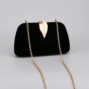 Bolso de Noche de Terciopelo Vintage de Alta Calidad con Diseño de Hojas, Bolso de Mano Cuadrado para Fiesta, Elegante Bolso Negro de Lujo 5A - Product Image 6