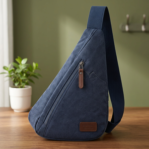 Sac bandoulière minimaliste en toile bleu marine avec fermeture éclair, logo embossé, petite taille, toutes saisons, usage quotidien - Product Image 2