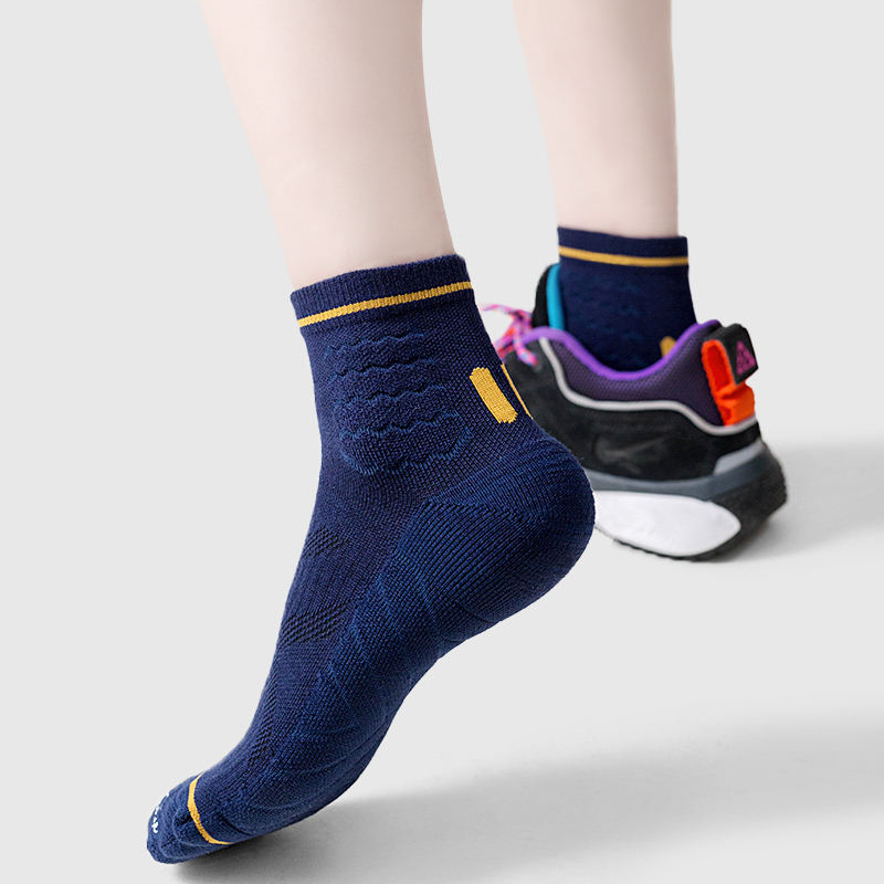 Wholesale Custom Merino Wool Mid-Calf Hiking Socks Antibacterial Deodorant Breathable Thickened Non-Slip Outdoor Sports Socks