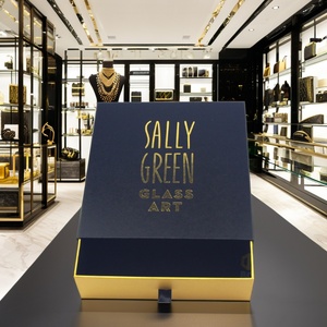 Crown Win Cajas de Regalo Rígidas Ecológicas de Diseño Personalizado, Cartón Recubierto, Estampado en Relieve con Lámina Dorada 4C, Cintas UV Advantage, Esponja para Cajones - Product Image 4