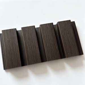 Panel de Pared Exterior WPC Económico, Práctico, de Baja Absorción de Agua, Repelente al Polvo, Ideal para Garajes, Cuartos de Almacenamiento y Revestimiento de Paredes Exteriores - Product Image 4