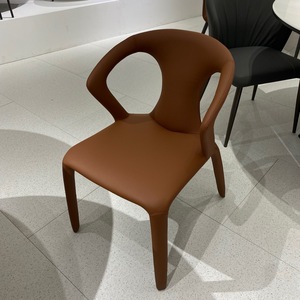 <span class=keywords><strong>Chaise</strong></span> de salle <span class=keywords><strong>à</strong></span> manger en cuir <span class=keywords><strong>chaise</strong></span> de patio <span class=keywords><strong>à</strong></span> roulettes scandinave rose velours <span class=keywords><strong>chaise</strong></span> de salle <span class=keywords><strong>à</strong></span> manger pivotante bon marché pour café extérieur boutique - Product Image 1