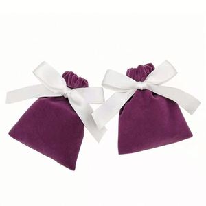 Petite pochette à bijoux en velours avec nœud en ruban blanc et rose, adorable sac cadeau de mariage recyclable pour cosmétiques avec cordon de serrage - Product Image 4