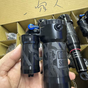 Amortiguador Trasero de Suspensión Neumática de Conexión Rápida SUPER Deluxe SEL+ RockShox de 205x65 para Eje - Product Image 2