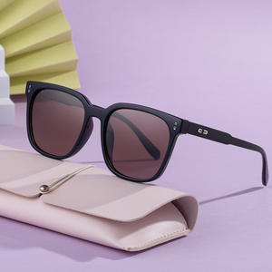 Lunettes de soleil polarisées à monture carrée de style Gm pour femmes, noires, en métal, verres TAC UV400, protection solaire extérieure - Product Image 3