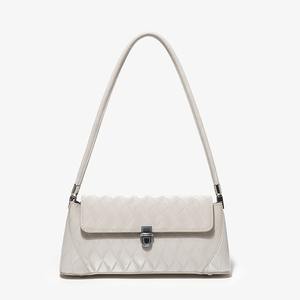 Bolso de hombro con patrón de diamantes multicolor Cerradura de metal Simple y elegante - Product Image 2