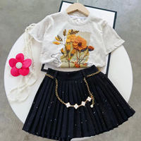 Ensemble Fille Été 2026 Jaune Imprimé Lettres Haut Manches Courtes Jupe Plissée Paillettes Deux Pièces Anti-Plis Style Coréen Coton