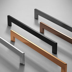 Douchebox van gehard glas op maat, rechte uitvoering, schuifdeur, voor hotel. - Product Image 4
