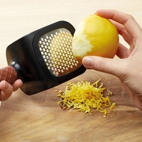 2023 nouveau Design 2 en 1 outil à citron en acier inoxydable, manuel, Zester de citron vert, éplucheur, alésoir, râpe, presseur