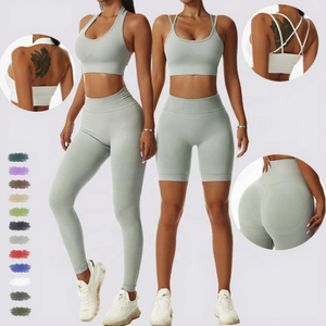 Conjunto de yoga sin costuras de 2 piezas para mujer, top deportivo con cuello redondo y espalda cruzada, leggings de cintura alta y shorts. - Product Image 4