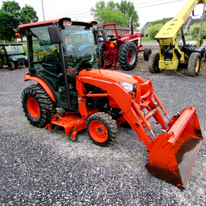 Kubota Wheel Tractor B2650HSDC Orange 4x4 Diesel Engine Used Tractor - Product Image 4