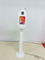 Photo Booth Oval iPad DSLR Ultra Tipis, Casing Logam Putih Hitam, Multi Koneksi