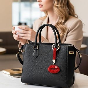 Porte-clés scintillant pour sac, cadeaux pour femmes, lèvres rouges <span class=keywords><strong>sexy</strong></span>, breloques bling pour sac à main et sac à dos, pour petite amie, épouse, elle, emballé, personnalité simple - Product Image 4