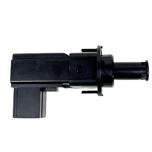 Interruptor de Luz de Freno 68078700AB 68078700AE, Sensor de Interruptor de Luz de Parada Compatible con 1500 2500 3500 4500 5500 - Product Image 1