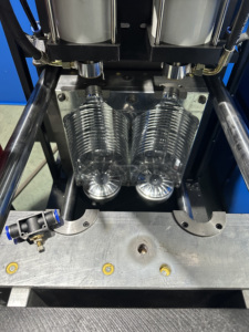Professional China Manufacturer PLC Controlled 4-Cavity Semi-Automatic PET Bottle Blow Moulding <b>Machine</b> High - Product Image 4