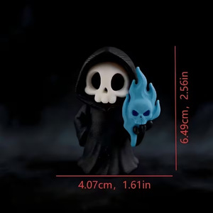 Ornement de crâne de la mort enflammé bleu, imprimé en 3D en PLA, style américain, pour Halloween, design unique et très soigné - Product Image 2