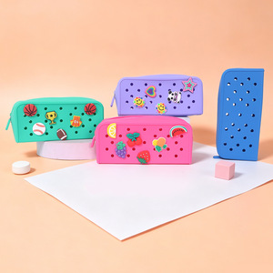 Nueva Bolsa de Silicona con Diseño de Agujeros, Estuche Creativo de Silicona con Dibujos Animados, Bolsa de Almacenamiento de Silicona Desmontable, Linda y Resistente al Agua - Product Image 2