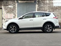 Подержанный Toyota RAV4 2019 года, 5-дверный, 5-местный, с вариатором Pioneer, 2.0L, бензиновый, автоматический, VI, левый руль, сенсорный LED-дисплей, люк на крыше
