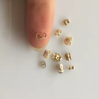 Clous d'oreilles en silicone motif trèfle plaqué or 14 carats de haute qualité avec attaches en argent 925 pour la fabrication de bijoux DIY