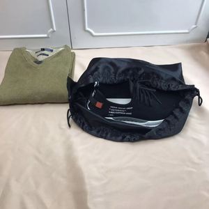 Sacs à poussière en satin noir de haute qualité avec logo personnalisé, sacs en satin de soie à cordon pour perruques, emballages pour vêtements et chapeaux, pour promotions - Product Image 6