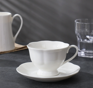 Ensemble <span class=keywords><strong>de</strong></span> tasses et soucoupes à café en porcelaine 6OZ pour restaurant, résistant au four, écologique, <span class=keywords><strong>vaisselle</strong></span> personnalisable en gros avec logo pour café, <span class=keywords><strong>thé</strong></span> et eau - Product Image 4