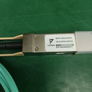 Usine en gros YXFiber QSFP28 à QSFP28 100G OM2/OM3/OM4 AOC câbles à fibres 2m 4m 5m 10m 15m <span class=keywords><strong>20m</strong></span> pour FTTX/Data Center - Product Image 4