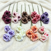 Arrangement de fleurs artificielles en soie de haute qualité en gros pour la décoration de l'allée de mariage