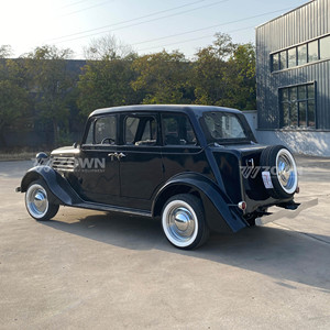 Voiture de tourisme électrique vintage, moderne et rétro, au look élégant et accrocheur, idéale pour l'accueil haut de gamme dans les centres de villégiature - Product Image 4
