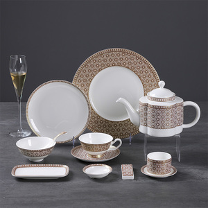 China Juego de vajilla Bone China Plato de cena <span class=keywords><strong>Proveedores</strong></span> de vajilla de porcelana Venta al por mayor Juego de cuencos y platos Juego de cena de hotel personalizado - Product Image 1