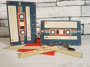 Tarjeta <span class=keywords><strong>de</strong></span> <span class=keywords><strong>Cumpleaños</strong></span> con Diseño <span class=keywords><strong>de</strong></span> Casete Retro, Regalo <span class=keywords><strong>para</strong></span> Amantes <span class=keywords><strong>de</strong></span> la Música, Crea tu Propia Mixtape con Etiquetas Adhesivas en Blanco <span class=keywords><strong>para</strong></span> Fiestas - Product Image 2