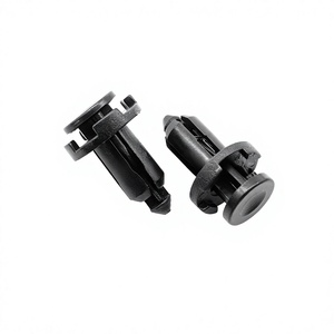 Clips Automotrices Universales de 9 mm B15 de Material PP para Parachoques, Guardabarros y Fijaciones de Guardafangos - Product Image 1