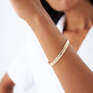 Elegante ajustable 18K chapado en oro de acero inoxidable pulsera de escamas de pescado ancho único pulsera de oro para la pulsera diaria Bulgarie - Product Image 1