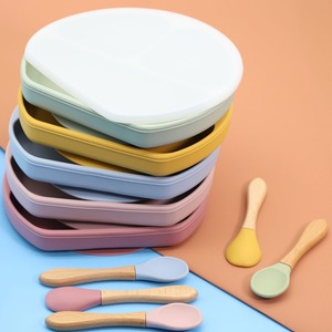 ESTICK Fournisseur direct d'usine Ensemble de vaisselle en <span class=keywords><strong>silicone</strong></span> de qualité alimentaire pour enfants avec ventouse Assiette divisée Modèle simple - Product Image 1