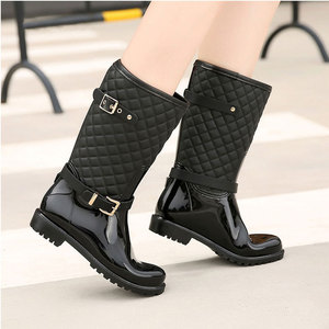 Novas Botas de Chuva Femininas Pretas Impermeáveis de Cano Curto e Bico Redondo, Antiderrapantes, com Cabedal em PVC, para Uso em Todas as Estações - Product Image 4