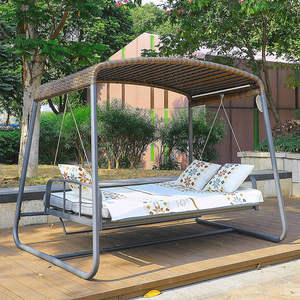 आउटडोर आंगन स्विंग रॉकर्स, आउटडोर गार्डन विला सोलर-संचालित होम इंटरनेट-प्रसिद्ध 4-व्यक्ति की स्विंग कुर्सियां - Product Image 1