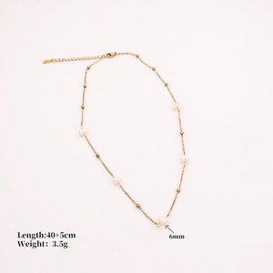 สร้อยคอโซ่ไข่มุกเทียมทรงเรขาคณิตชุบทองสไตล์เกาหลีสำหรับผู้หญิง ดีไซน์หลากหลายรูปแบบการสวมใส่ - Product Image 6