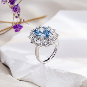 แหวนเพชรทรงรี แหวนเพชรสีน้ำเงิน สำหรับผู้หญิง รุ่น MSR-1820 PT950 จาก Messi Jewelry - Product Image 3