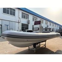 Bateau semi-rigide (RIB) de 580 cm à coque en fibre de verre, en PVC Mehler, pour 10 personnes, avec console, de luxe, pour divertissement en plein air, provenant d'un fournisseur chinois pour commandes en gros
