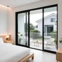 Porte coulissante triple panneau en aluminium avec double vitrage trempé pour balcon de villa, vue panoramique complète - Puertas Corredizas