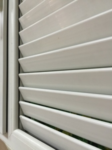 <span class=keywords><strong>Persiane</strong></span> <span class=keywords><strong>a</strong></span> lamella francese con Design perfetto per finestra in PVC cornice in plastica con apertura orizzontale in stile aperto - Product Image 4