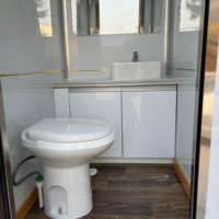 Remorque de salles de bains extérieures portables de luxe en Chine Design moderne pour l'utilisation de caravane de camping comme toilette mobile de style maison