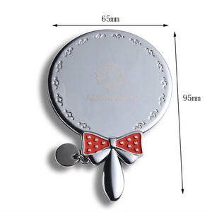 กระจกพกพาขนาดเล็กแบบกำหนดเองได้ ผลิตจากโลหะผสมสังกะสี พร้อมซองหนัง PU สำหรับใส่ในกระเป๋า - Product Image 4