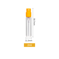 Flacon de parfum miniature rechargeable en verre carré de 2 ml en gros, emballage d'échantillon avec diffuseur à roseaux pour les voyages et une utilisation portable