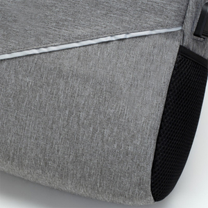 Sac à dos pour ordinateur portable 3 pièces léger et tendance 2025 avec trou pour écouteurs, personnalisable en gros - Product Image 4